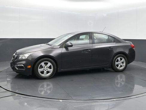 Used 2015 Chevrolet Cruze LT image 10