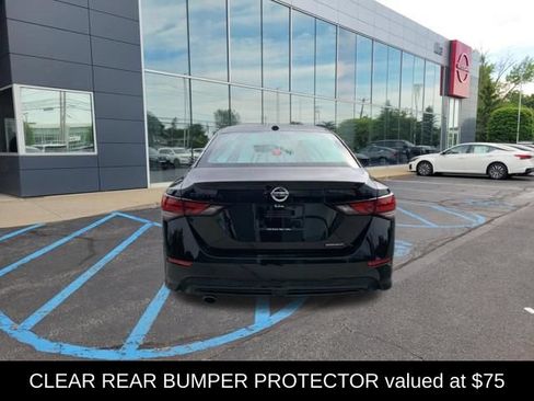 Certified 2023 Nissan Sentra SR w/ Midnight Edition Package FWD image 5