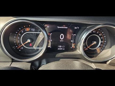 Used 2023 Jeep Wrangler Unlimited Sahara AWD/4WD image 17