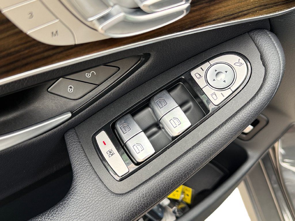 Used 2023 Mercedes-Benz GLC 300 4MATIC Coupe image 25