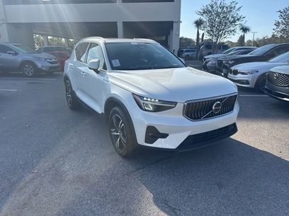Used 2023 Volvo XC40 B5 Plus