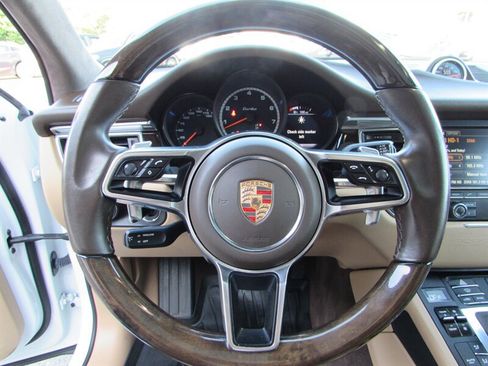 Used 2016 Porsche Macan Turbo AWD/4WD image 12