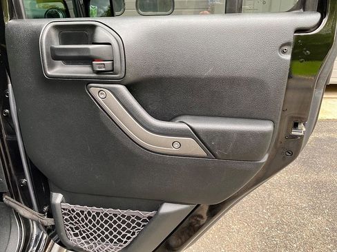 Used 2018 Jeep Wrangler Unlimited Sport AWD/4WD image 39
