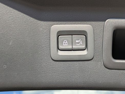 Used 2025 MAZDA CX-70 Plug-In Hybrid w/ Premium Pkg image 14