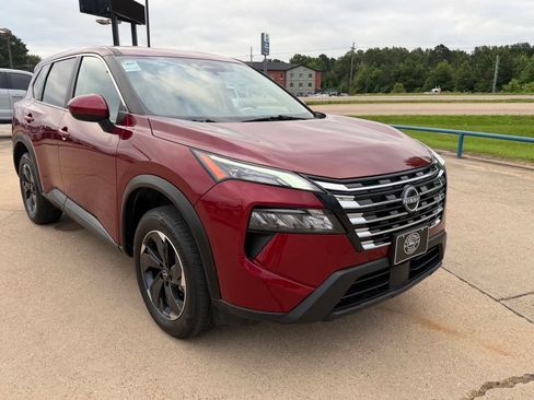 Used 2025 Nissan Rogue SV FWD image 8