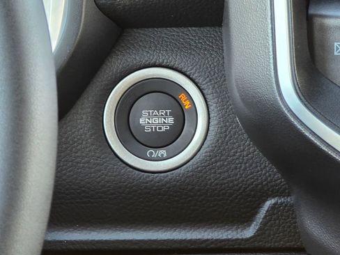 New 2026 RAM 1500 4x4 Crew Cab image 29