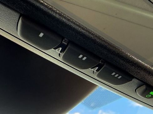 Certified 2023 Toyota Highlander XLE image 25