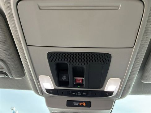 Used 2025 Honda Accord SE image 30