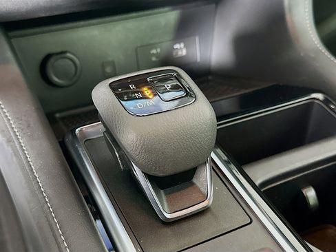 Used 2024 Nissan Pathfinder SL image 25