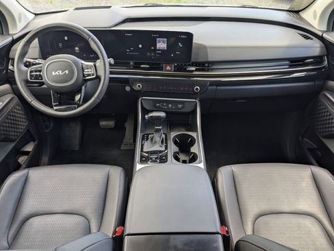 Certified 2025 Kia Carnival SX Prestige FWD image 23
