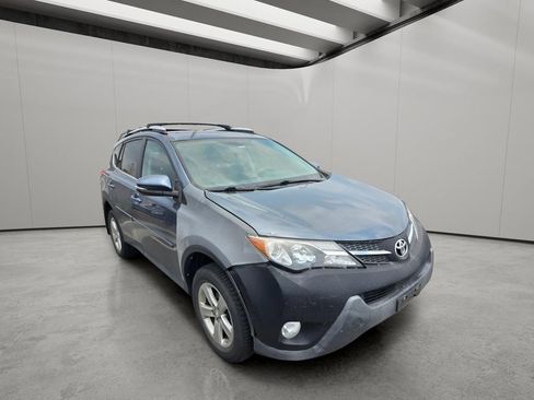 Used 2013 Toyota RAV4 XLE AWD/4WD image 12