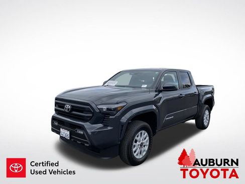Certified 2025 Toyota Tacoma SR5 AWD/4WD image 4