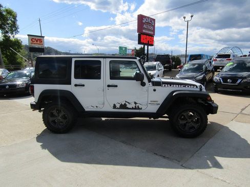 Used 2018 Jeep Wrangler Unlimited Rubicon AWD/4WD image 2