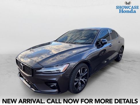 Used 2024 Volvo S60 B5 Core FWD image 2