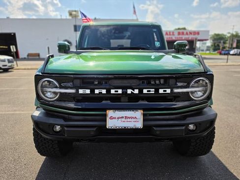 Used 2024 Ford Bronco Outer Banks AWD/4WD image 2