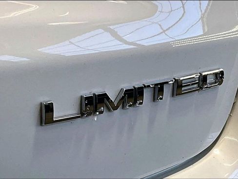 Used 2022 Jeep Compass Limited image 8