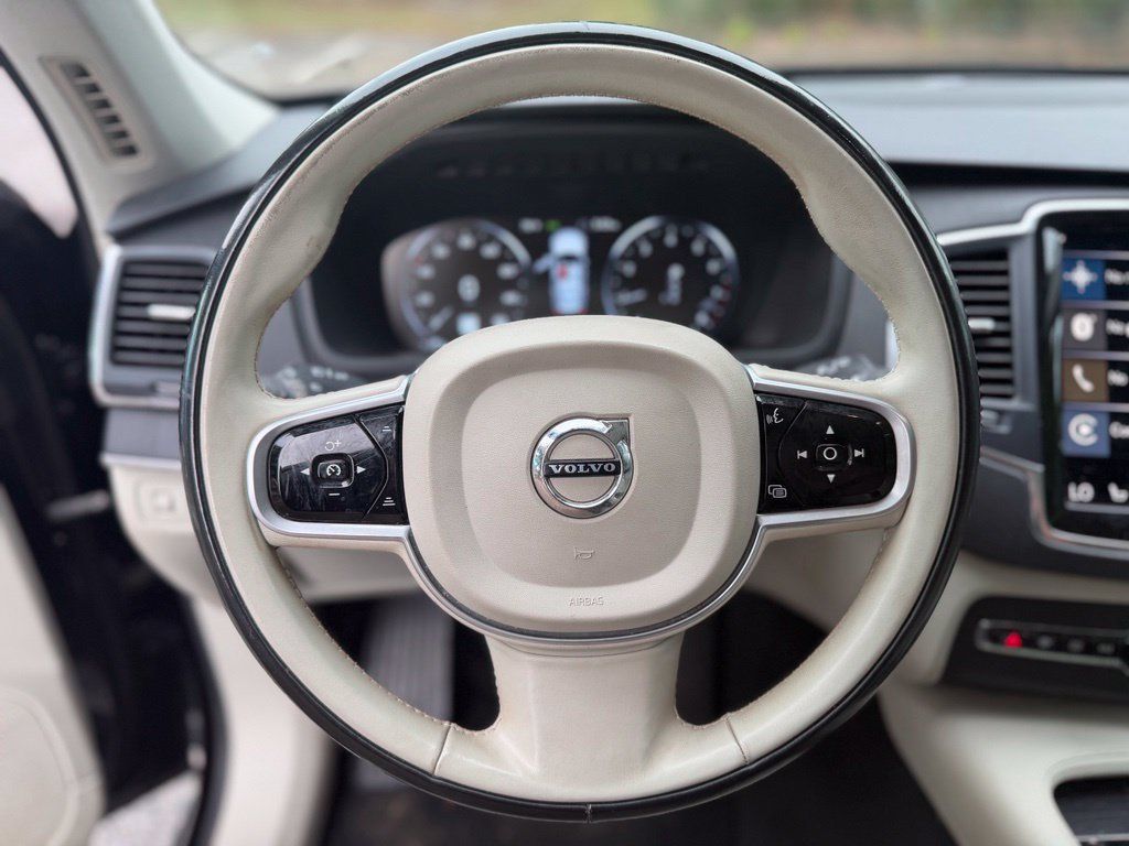 Used 2020 Volvo XC90 T5 Momentum AWD/4WD image 25