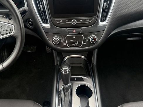 Used 2017 Chevrolet Malibu LT image 14