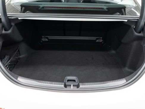 Used 2025 Mercedes-Benz C 300 4MATIC Sedan image 31