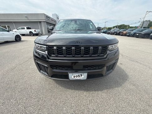 New 2026 Jeep Grand Cherokee Limited w/ Limited Altitude Package AWD/4WD image 8