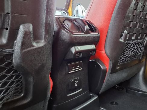 Used 2019 Jeep Wrangler Unlimited Rubicon w/ Cold Weather Group image 23