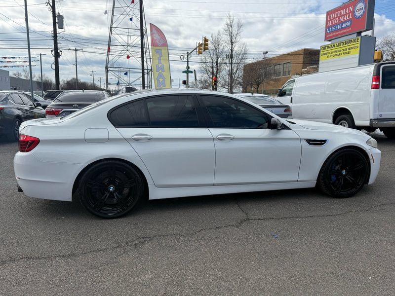 Used 2016 BMW M5 RWD image 8