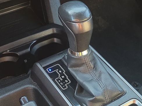 Used 2023 Toyota Tacoma TRD Off-Road image 29