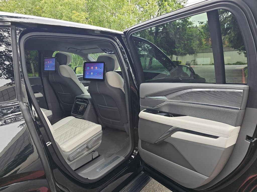 New 2026 Cadillac Escalade IQ Sport 1 w/ LPO, Floor Liner Package AWD/4WD image 15