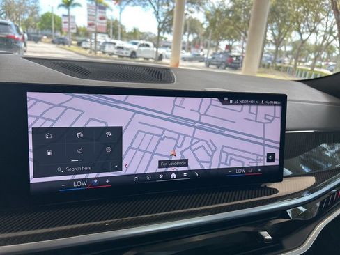 Used 2024 BMW X6 M60i w/ Climate Comfort Package image 11