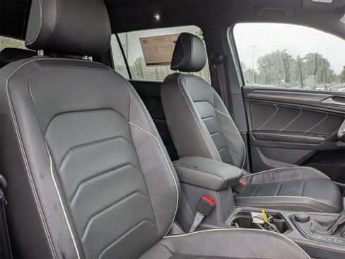 Used 2022 Volkswagen Tiguan SEL R-Line image 39