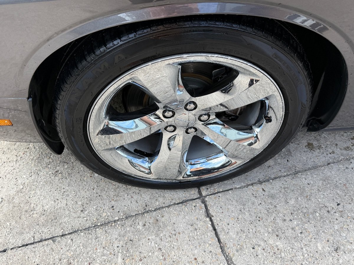 Used 2014 Dodge Challenger R/T RWD image 9