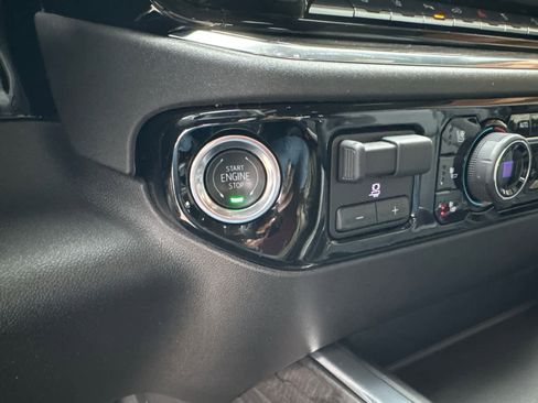 Used 2025 Chevrolet Silverado 3500 LTZ w/ LTZ Premium Package image 21