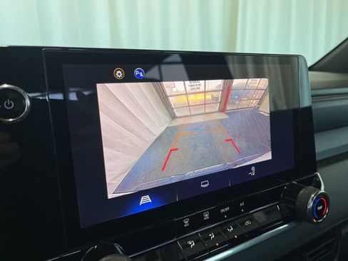 Used 2024 Chevrolet Colorado Trail Boss w/ Advanced Trailering Package image 12