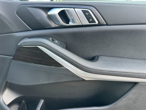 Used 2019 BMW X5 xDrive40i w/ Convenience Package image 18