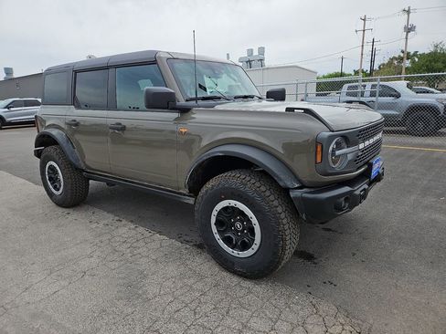 New 2026 Ford Bronco Badlands w/ Sasquatch Package image 1