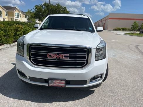 Used 2019 GMC Yukon XL SLT w/ Open Road Package AWD/4WD image 2