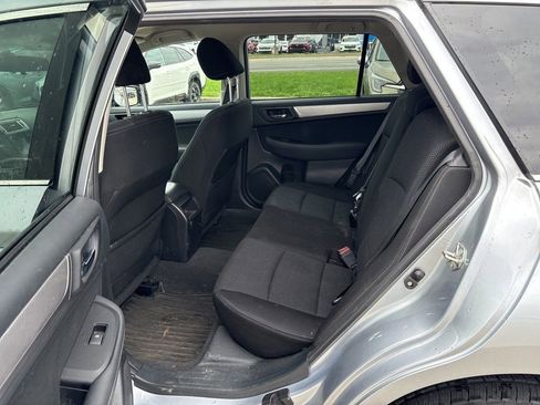 Used 2017 Subaru Outback 2.5i Premium image 13