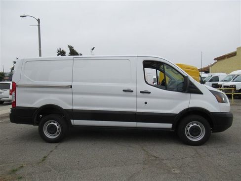 Used 2019 Ford Transit 250 130 Low Roof image 4