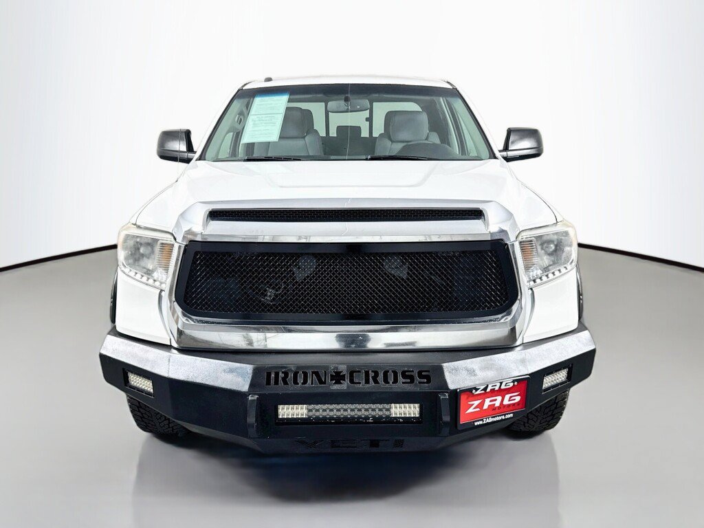 Used 2015 Toyota Tundra SR5 w/ TRD Off Road Package AWD/4WD image 8
