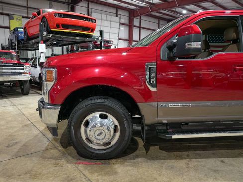 Used 2022 Ford F350 Lariat w/ Lariat Ultimate Package RWD image 3