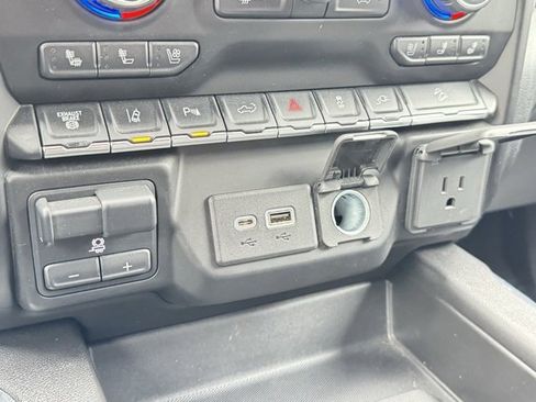 Certified 2022 Chevrolet Silverado 2500 LTZ w/ LTZ Plus Package image 17