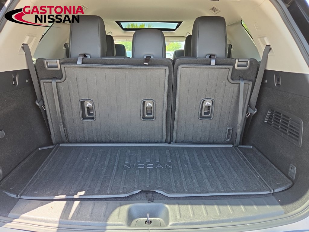 Certified 2024 Nissan Pathfinder Platinum w/ Cargo Package FWD image 39