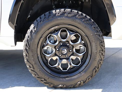 Used 2024 Toyota Tundra Platinum image 31