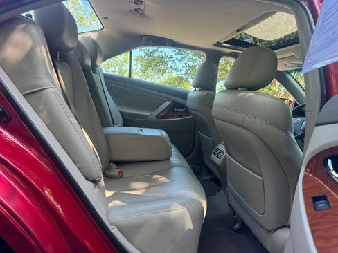 Used 2011 Toyota Camry XLE w/ SE/XLE Extra-Value Pkg FWD image 11