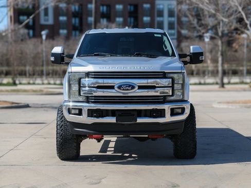 Used 2017 Ford F250 Lariat w/ Lariat Value Package image 4