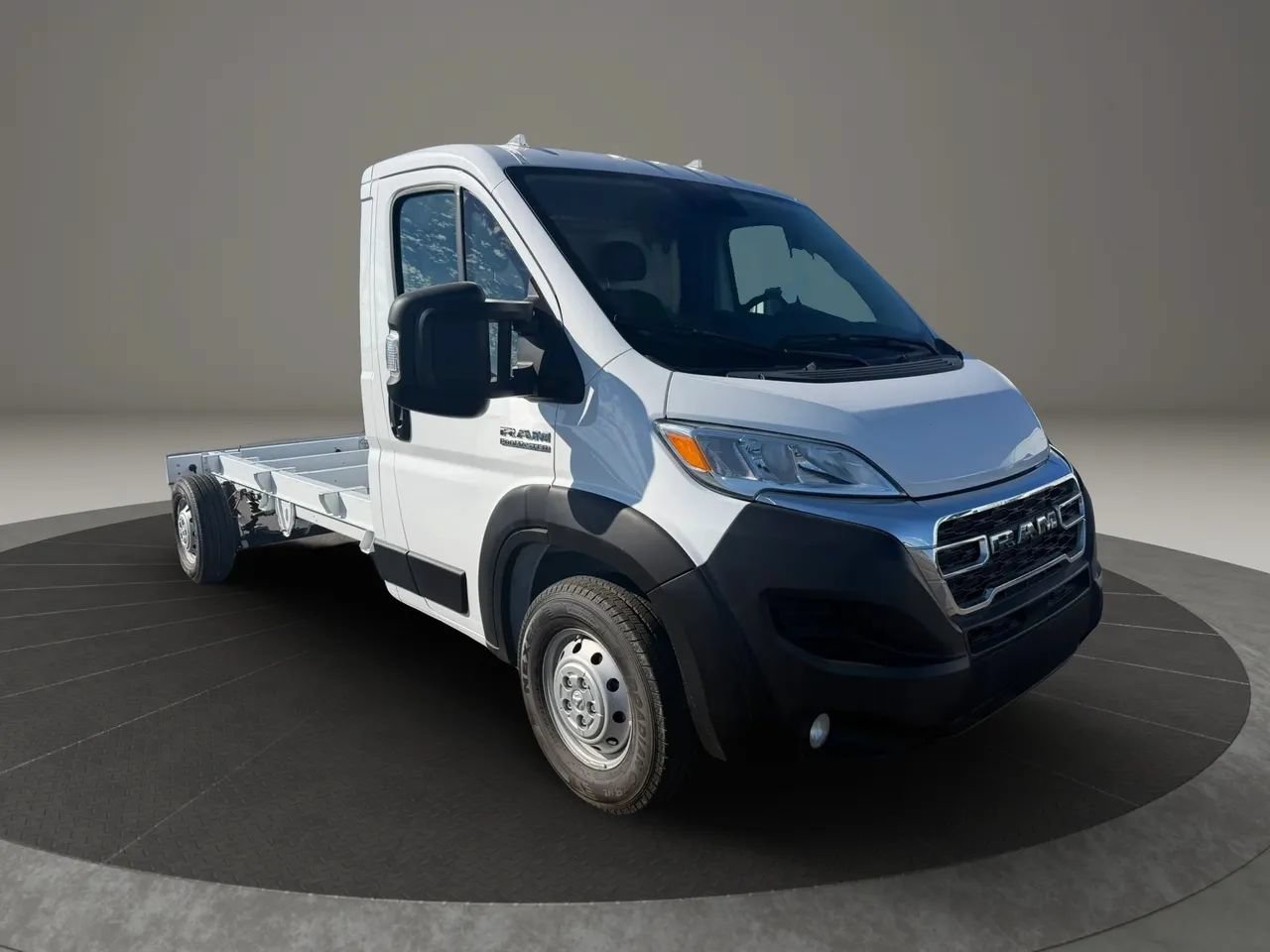 Used 2023 RAM ProMaster 3500 w/ Premium Appearance Group FWD image 3