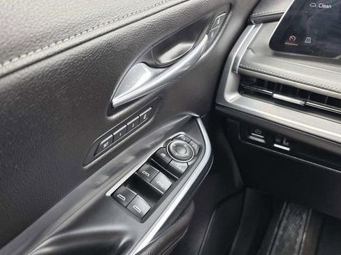 Used 2024 Cadillac XT4 Premium Luxury image 16