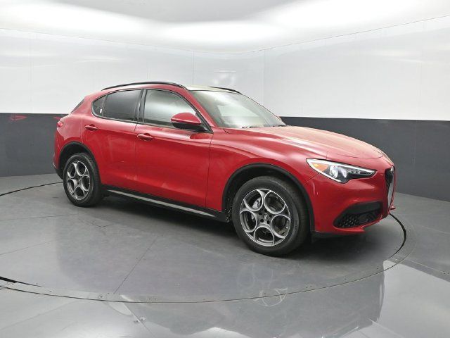 Used 2023 Alfa Romeo Stelvio Sprint AWD/4WD image 40