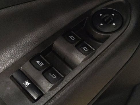 Used 2017 Ford Escape SE image 27