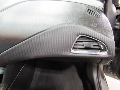 Used 2018 Chevrolet Cruze LT w/ Convenience Package image 32